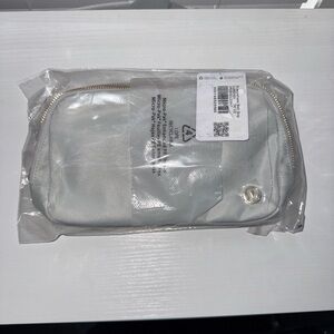 BNWT Lululemon Everywhere Belt Bag
